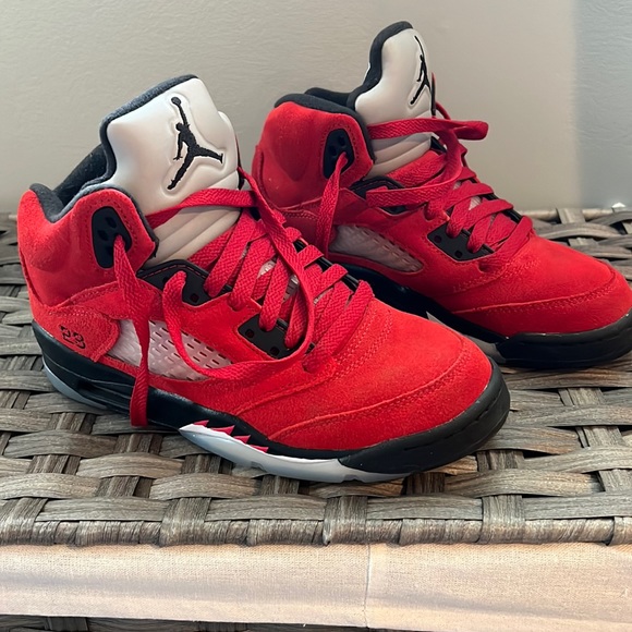 jordan retro 5 raging bull